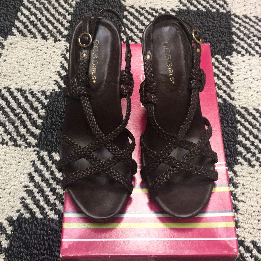 BCBGIRLS ladies brown sandals 7.5